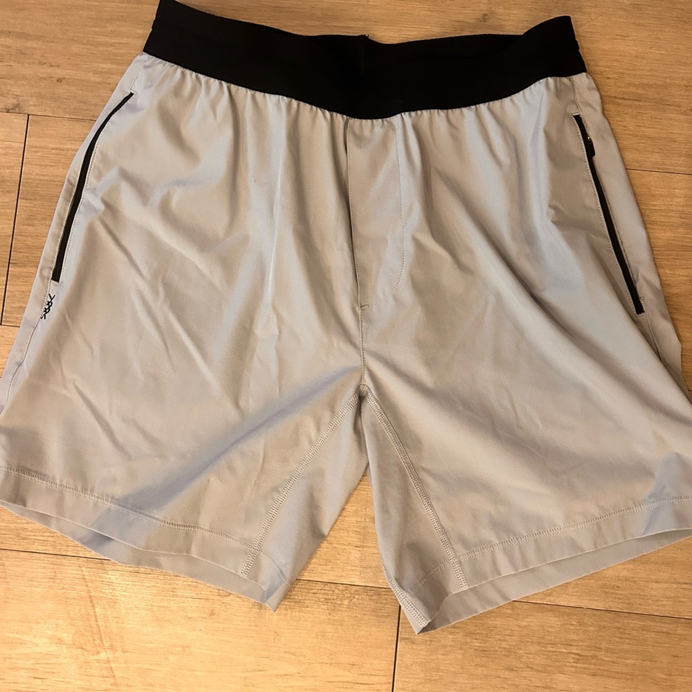 Rhone Mako Tech Shorts Unlined in stone size M